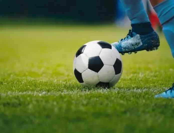 用您的投票選出中超最帥足球員和裁判！